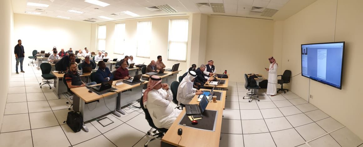 Training faculty members at the College of Architecture and Planning on the use of the Blackboard system 2020